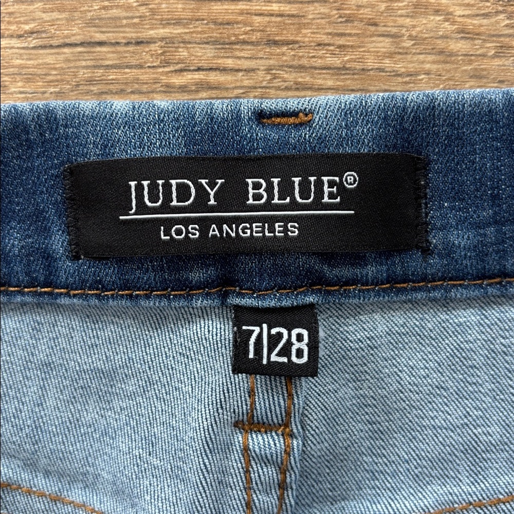 Judy Blue 7/28 Cuffed Capri Jeans Pull On Stretch Comfort Waist Womens - Picture 3 of 8